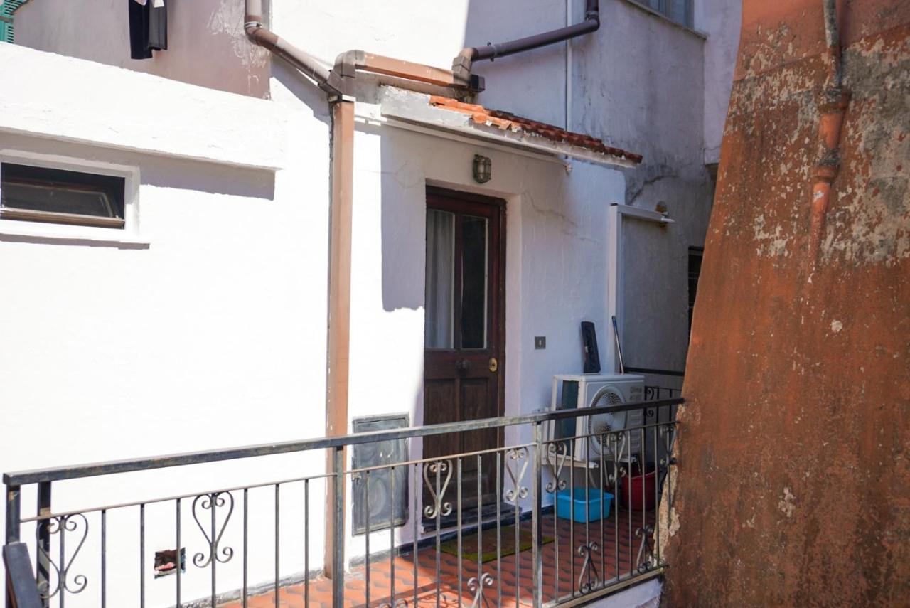Monolocale A 50 Metri Dal Mare Apartment Celle Ligure Exterior photo